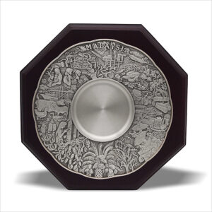 Wooden Plaque With Maju Motif Pewter Plate 7234