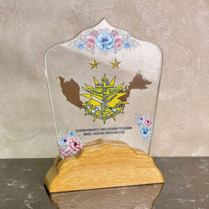 Exclusive Crystal Plaque 3125